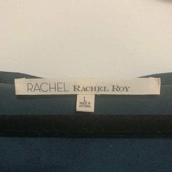 Asymmetrical front hem long sleeved top - Picture 2 of 7